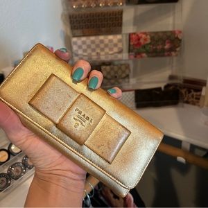 Price drop🔥Prada gold wallet
